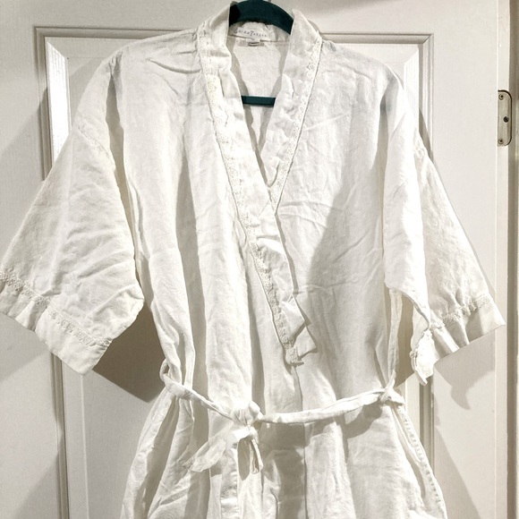Erika Taylor Other - EUC Vintage 80s Erika Taylor white robe